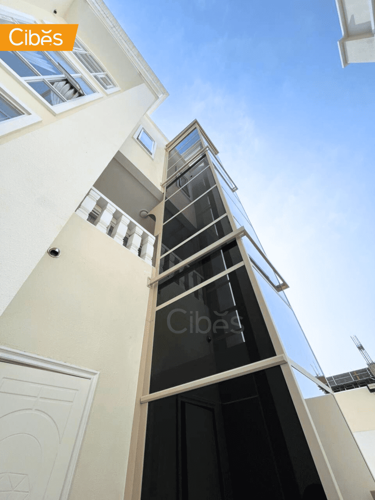 Outdoor-home-lift-for-families