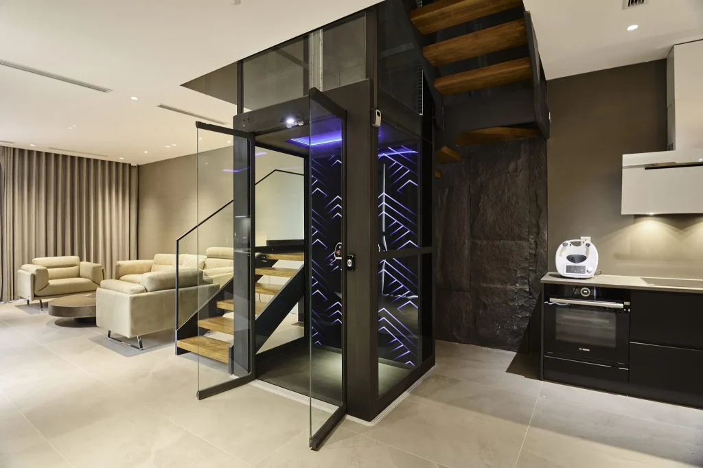 Safe-home-elevator