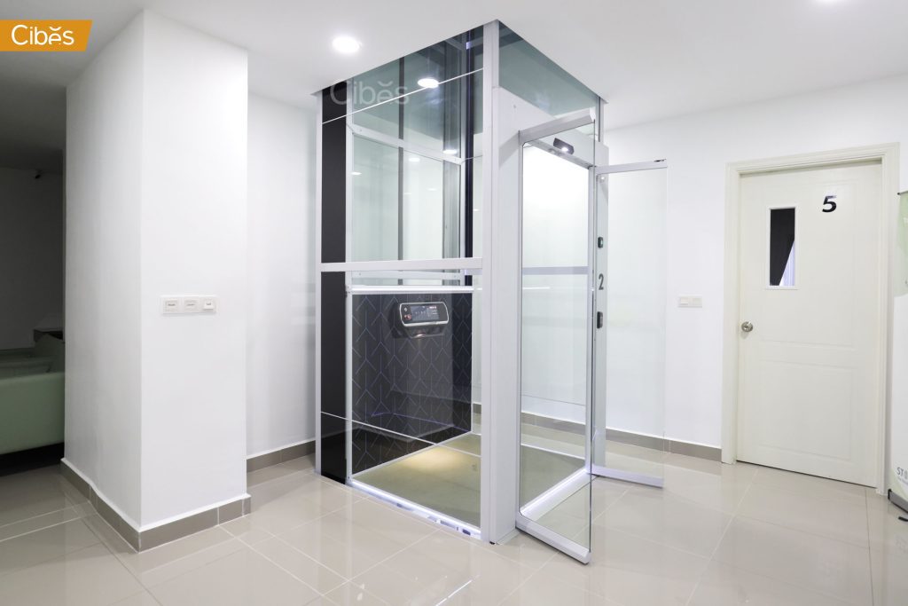 Spacious-Elevator-for-Wheelchair-Users