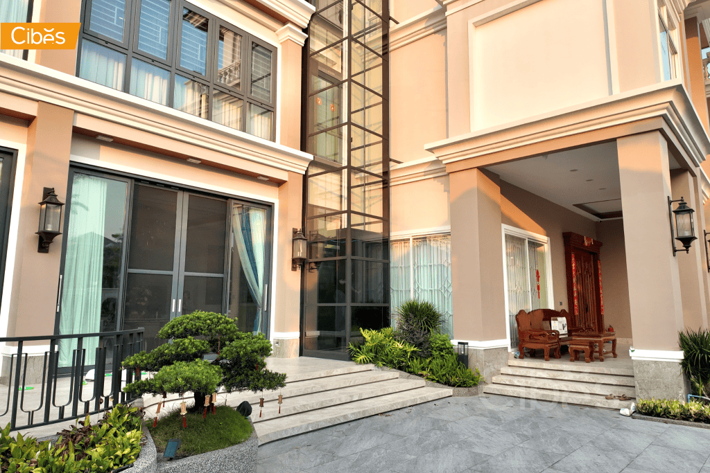 Outdoor Home Elevator Installed on a Modern House.
